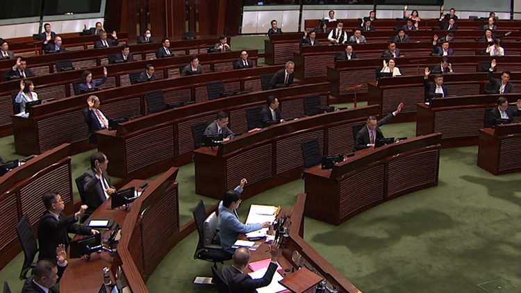 立法會(huì)三讀通過護(hù)士註冊(cè)修例草案 三途徑引入非本地培訓(xùn)護(hù)士