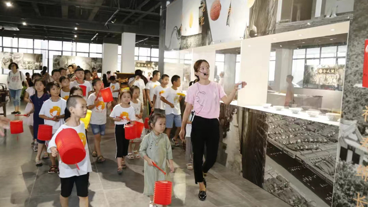 做月餅送祝福 合成號中秋研學(xué)開始啦！