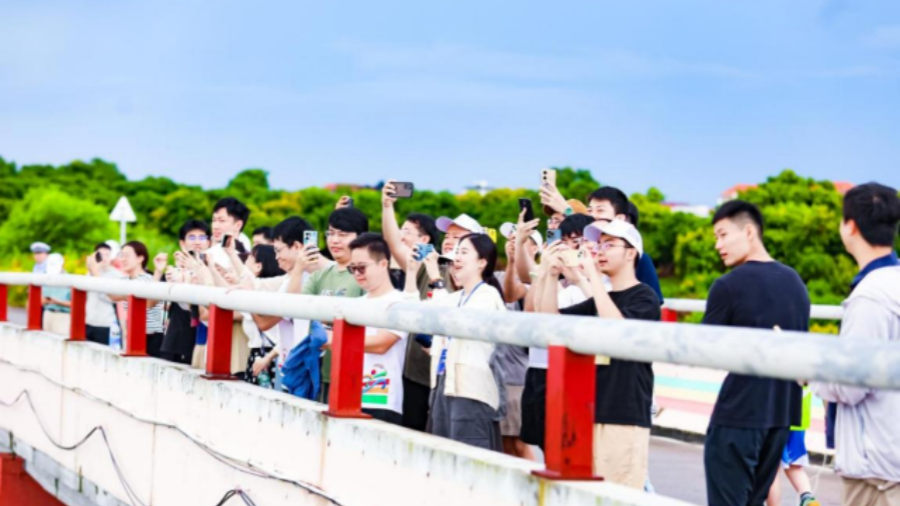 粵十佳農(nóng)事無(wú)人機(jī)飛手誕生  來(lái)自深圳「神機(jī)俠侶」包攬冠亞軍