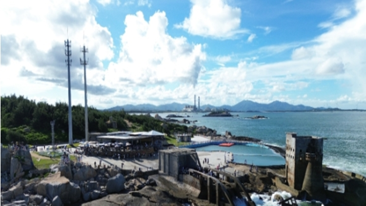 人流量日均過萬！紅海灣暑期旅遊熱