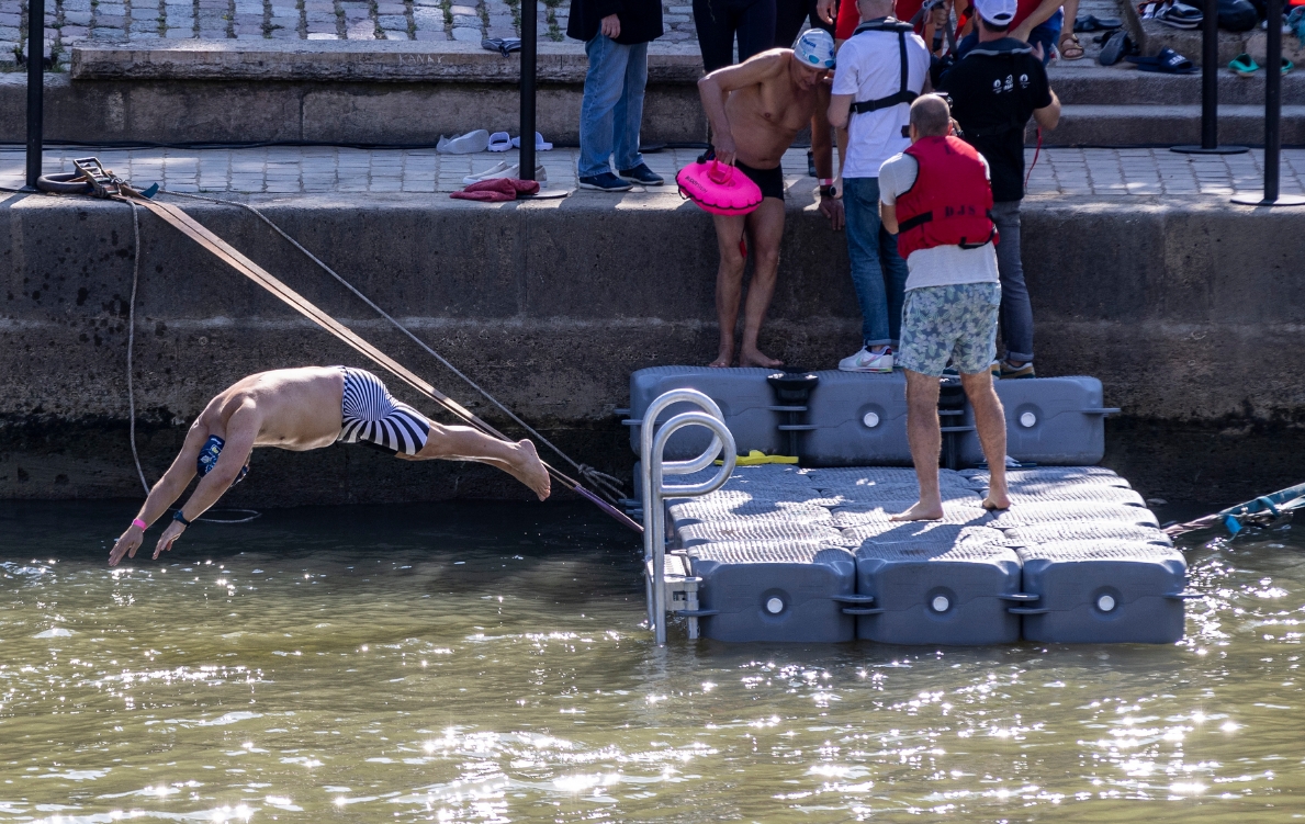 馬克龍確認(rèn)巴黎奧運會開幕式將按計劃在塞納河上舉行
