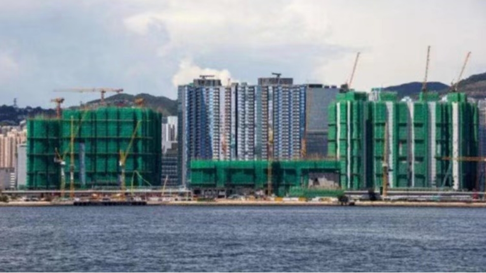 【港樓】房屋局：一手私宅近11萬(wàn)伙潛在供應(yīng) 按季跌3000伙