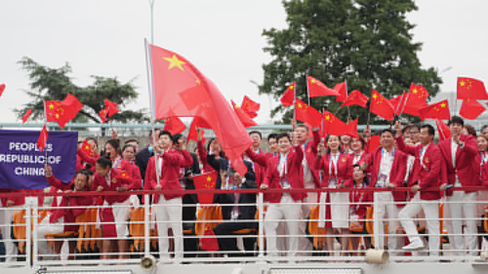 中國(guó)紅來(lái)了！巴黎奧運(yùn)開(kāi)幕式中國(guó)國(guó)家隊(duì)亮相