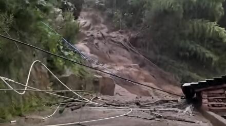 應(yīng)急管理部派工作組赴湖南南嶽山體滑坡現(xiàn)場(chǎng)指導(dǎo)救援處置