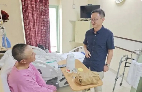 外交部發(fā)言人就印方在孟買(mǎi)附近海域營(yíng)救中國(guó)籍船員答記者問(wèn) 