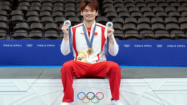 巴黎奧運(yùn) | 四銀之後終見(jiàn)金 徐嘉余「心結(jié)打開(kāi)了」
