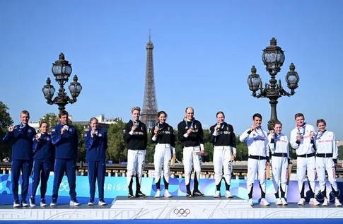 巴黎奧運(yùn) | 一秒險勝！德國隊問鼎鐵人三項混合接力賽 