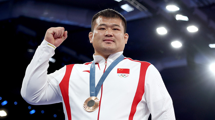 巴黎奧運(yùn)｜男子130公斤級古典式摔跤：孟令哲摘銅