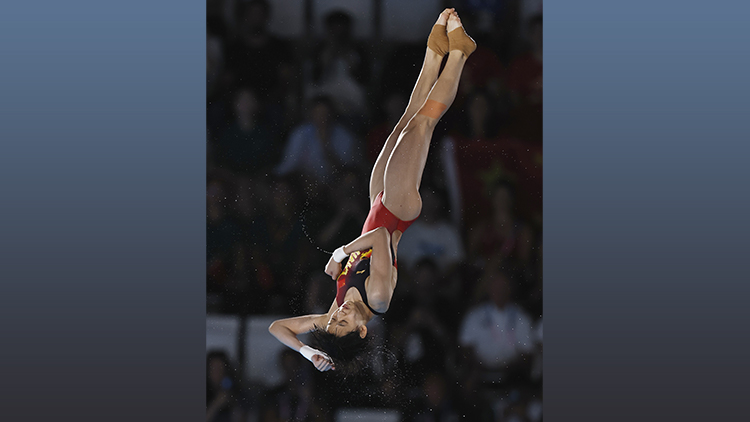 有片｜全紅嬋10米跳臺首跳滿分 網(wǎng)友：不打滿分水都不同意