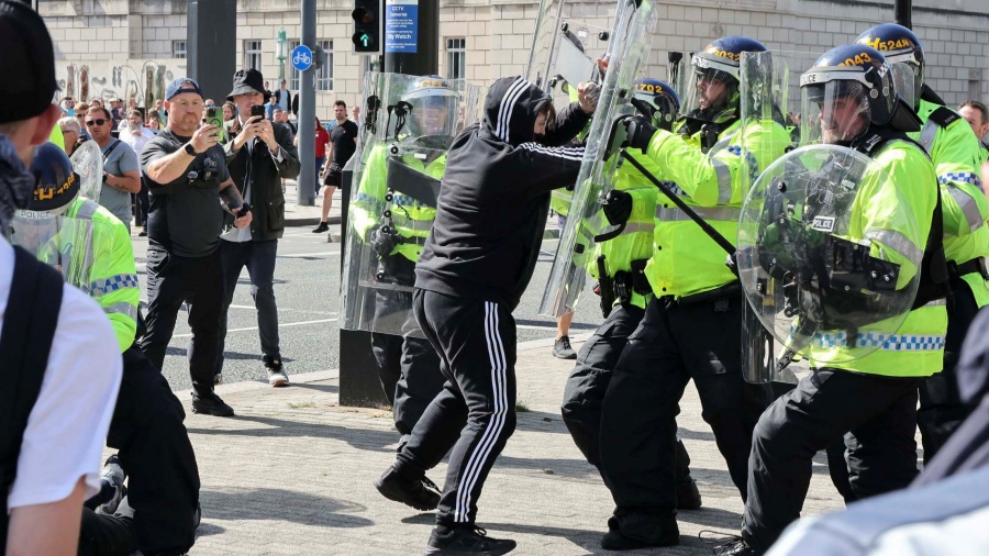 英國3男子因參予暴亂被即時判監(jiān) 施紀賢稱暴亂者面臨快速判刑