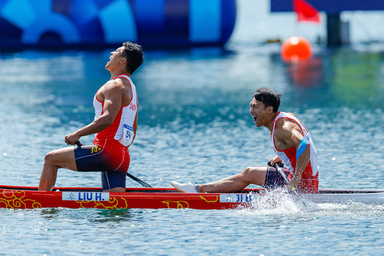 巴黎奧運 | 無數(shù)次揮槳，他們終抵最高領(lǐng)獎臺