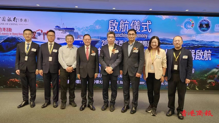 攜「蛟龍?zhí)枴馆d人潛水器 「深海一號」科考船啟航