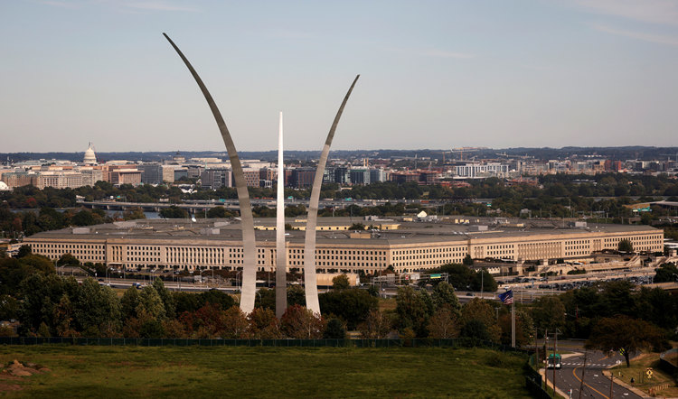 美國(guó)向中東地區(qū)部署巡航導(dǎo)彈核潛艇及航母戰(zhàn)鬥群