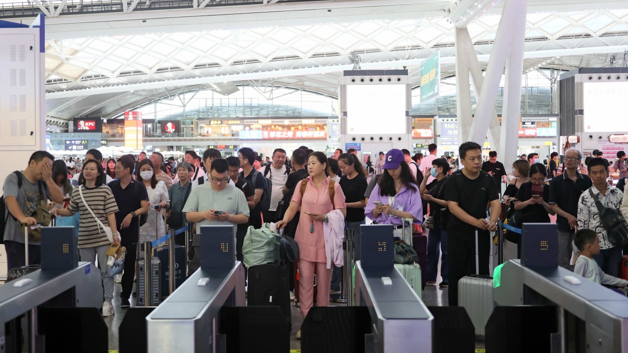 廣鐵今年暑運累計發(fā)送旅客超1億人次