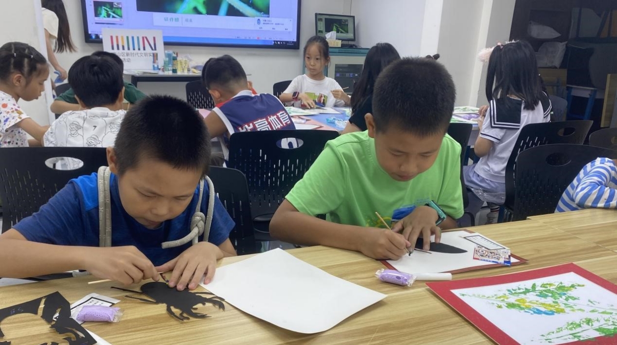 深圳西麗松坪山社區(qū)舉辦觀鳥、觀昆蟲自然教育活動