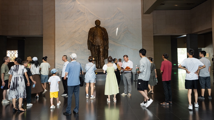 【建評(píng)】紀(jì)念鄧小平誕辰120周年 為中國式現(xiàn)代化貢獻(xiàn)力量