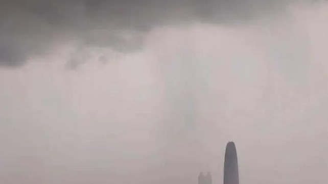 深圳市雷雨大風(fēng)黃色預(yù)警信號擴(kuò)展至全市、發(fā)布分區(qū)暴雨黃色預(yù)警信號