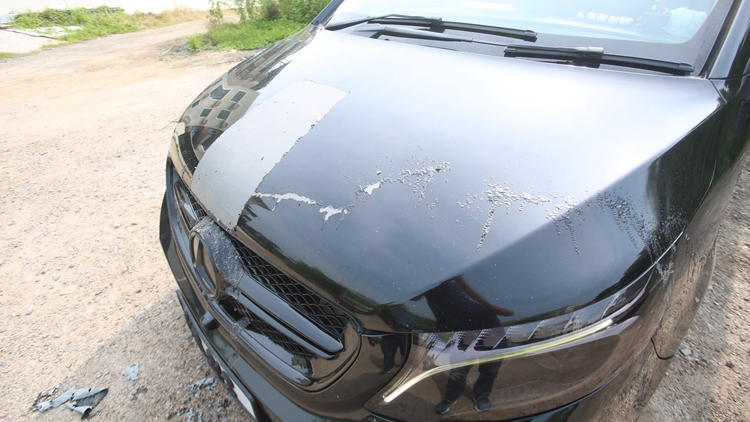 天水圍一停車場(chǎng)13車被淋起漆水 警列刑毀案跟進(jìn) 暫無(wú)人被捕