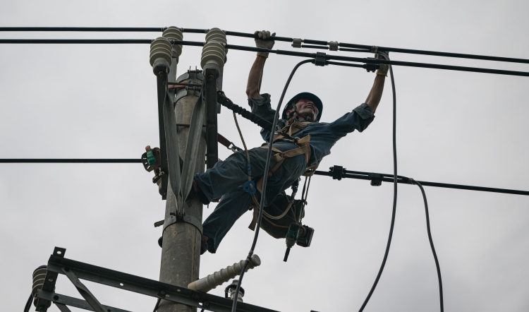 瓊頒災後七措 保就業(yè)保民生