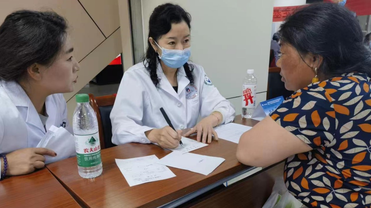 黑龍江中醫(yī)藥大學馮曉玲：岐黃薪火傳千古 杏林園丁育英才