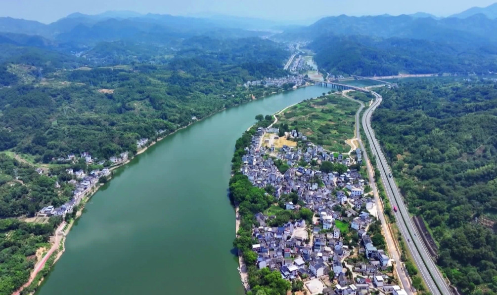 堅(jiān)守綠色本底  皖歙縣開(kāi)創(chuàng)生態(tài)美百姓富的新未來(lái)