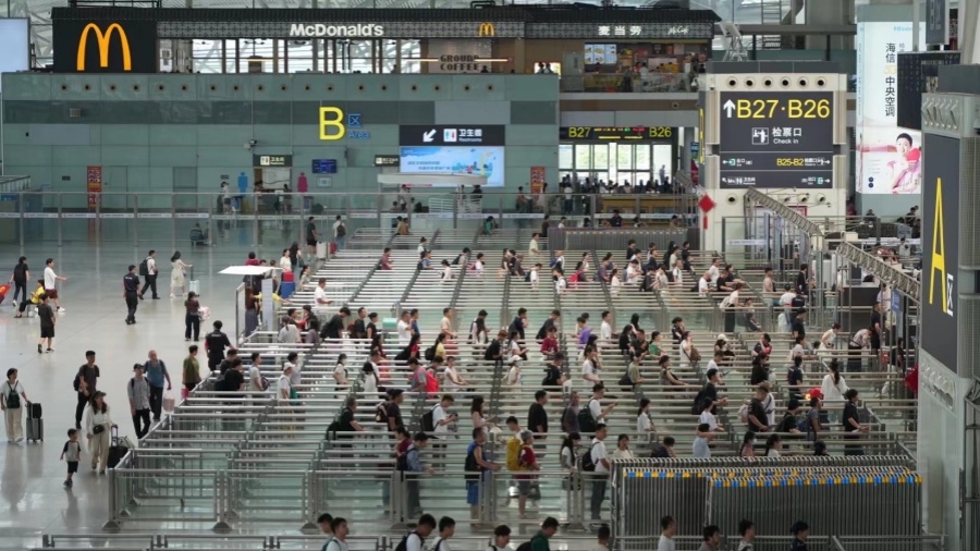 中秋假期首日廣鐵預計發(fā)送旅客245.1萬人次