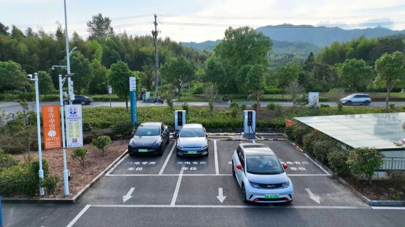 皖黟縣：「假期我在崗」 守護(hù)萬家燈火亮