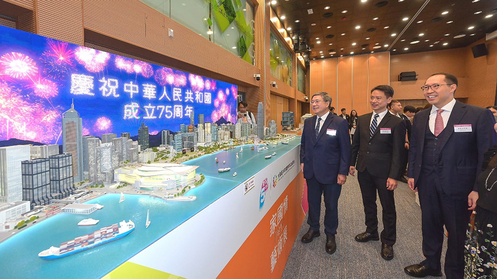 中環(huán)展城館舉行家國(guó)情微型藝術(shù)展 卓永興：每件作品蘊(yùn)含濃厚家國(guó)情懷