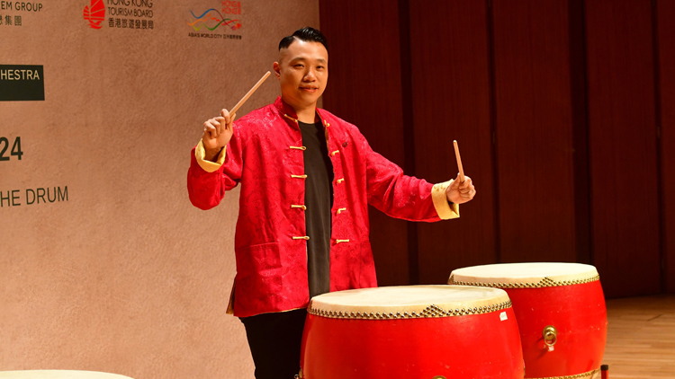 陳浩源跨界挑戰(zhàn)鼓樂(lè)展共融 79歲長(zhǎng)者夥拍小學(xué)生組鼓隊(duì)