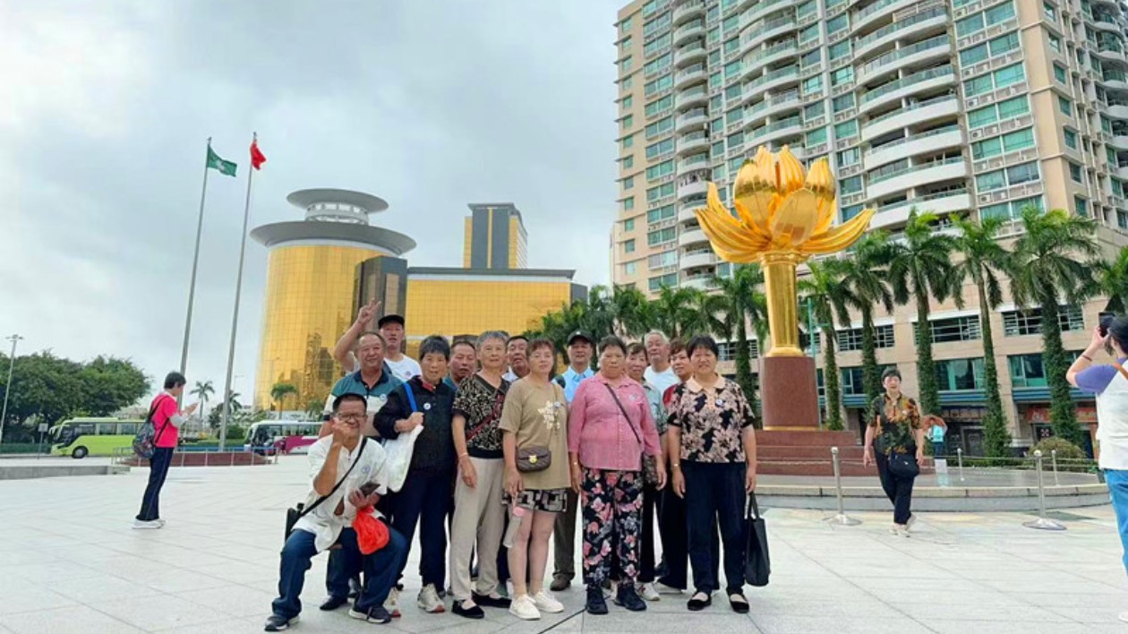 皖休寧縣：圓夢粵港澳 農(nóng)民組團游