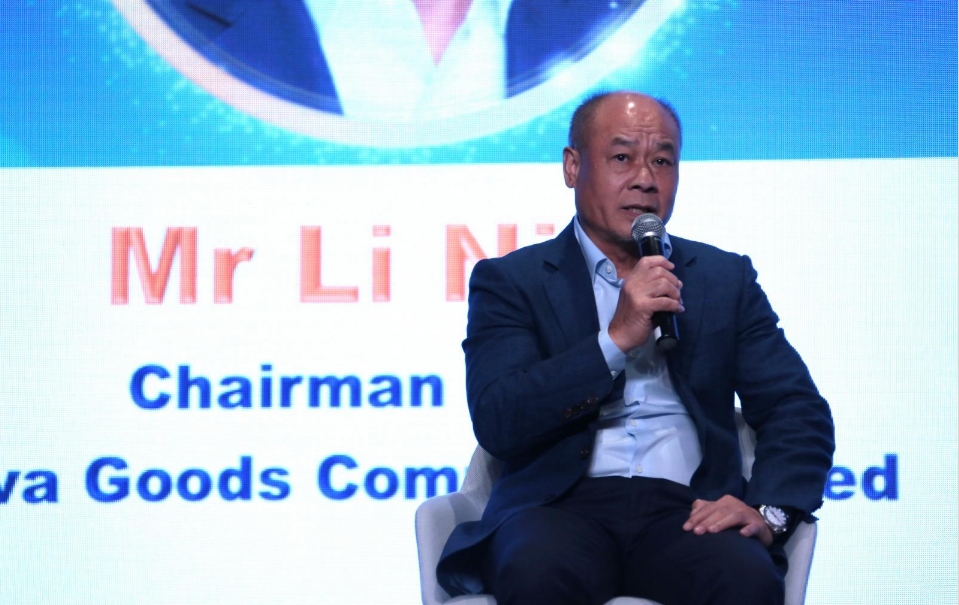 香港管理專(zhuān)業(yè)協(xié)會(huì)嘉許30名傑出培訓(xùn)員及機(jī)構(gòu) 李寧：創(chuàng)業(yè)路驚濤駭浪 鼓勵(lì)大家創(chuàng)造非凡之旅