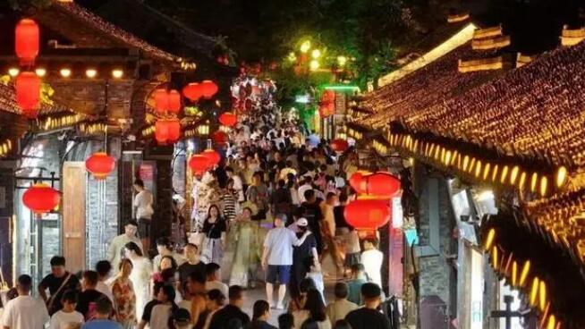 文旅部：前三季度預(yù)計國內(nèi)旅遊人次42.9億 旅遊花費4.32萬億元