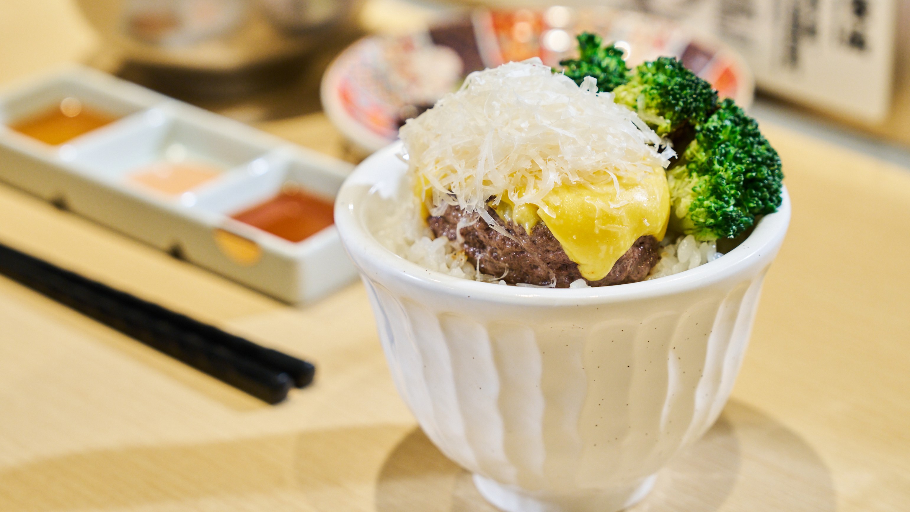 【美食】惹味多汁的白飯小偷！現(xiàn)烤漢堡排專門店登陸沙田