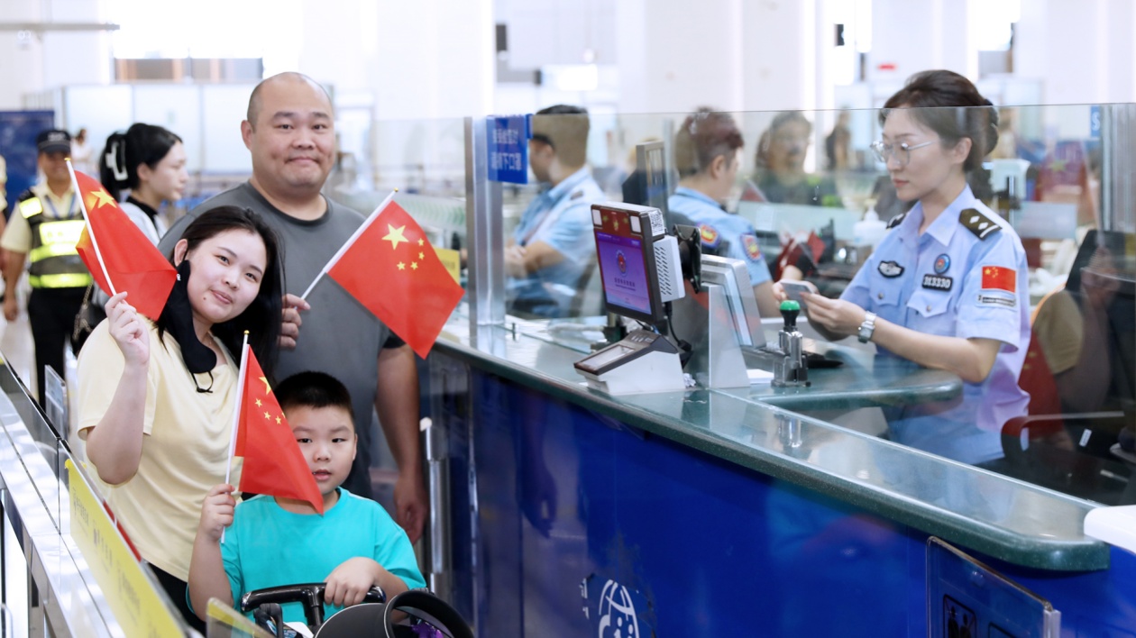 「人車兩旺」！ 黃金周橫琴口岸破再單日車流客流新高