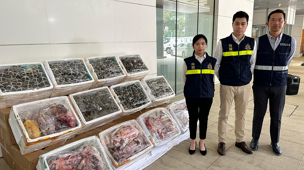 海關(guān)「破冰者」行動(dòng)拘6人 檢20萬(wàn)元走私凍肉及大閘蟹