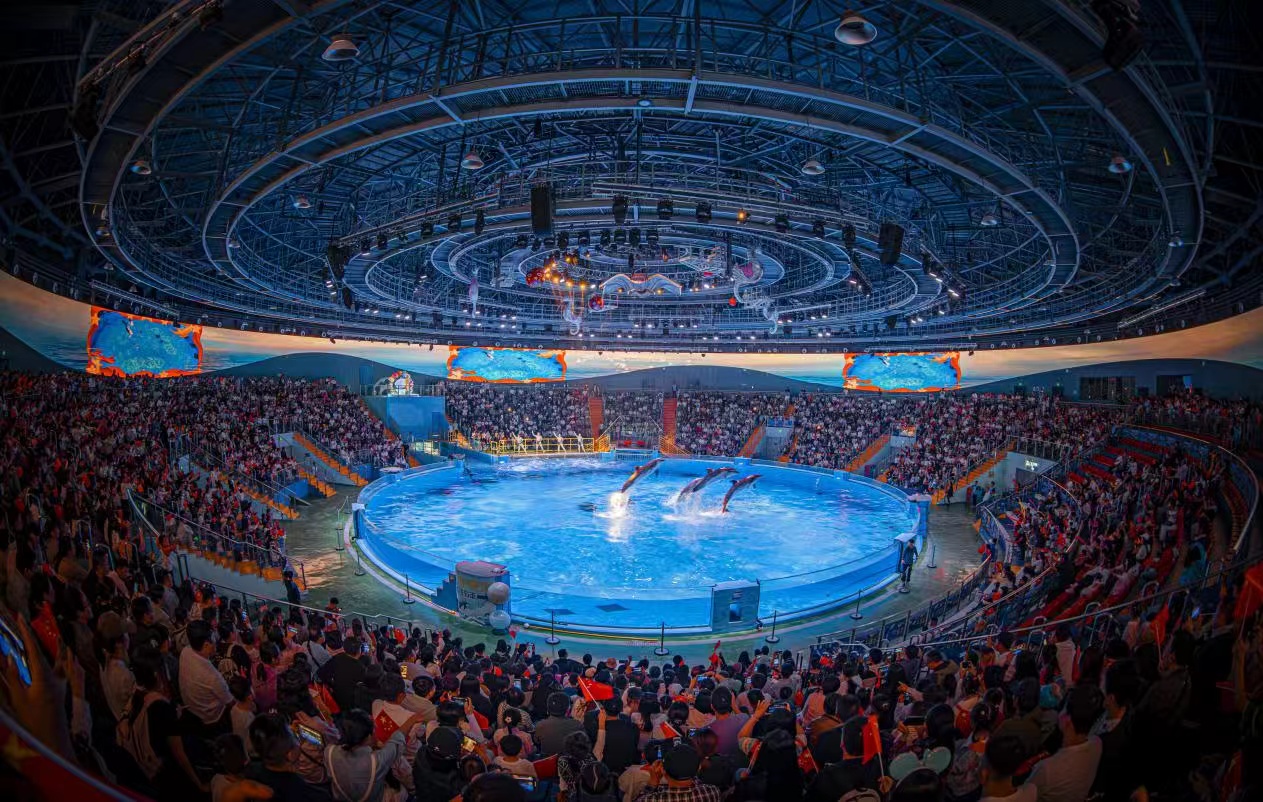 鄭州海昌海洋公園國慶假期引領(lǐng)出遊熱潮 接待遊客超16萬人次