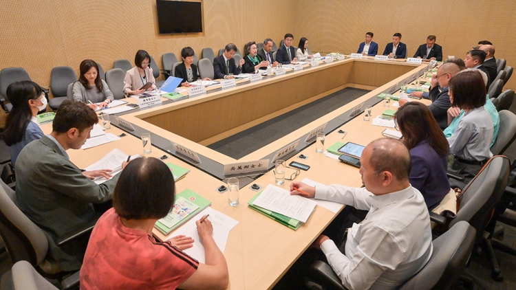 施政報(bào)告2024｜楊何蓓茵向全體公務(wù)員發(fā)信 晤公務(wù)員工會(huì)及團(tuán)體 闡述報(bào)告內(nèi)容