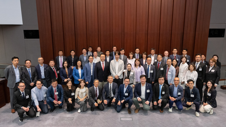 立法會(huì)議員與兩區(qū)區(qū)議員舉行會(huì)議 就民生議題交換意見(jiàn)