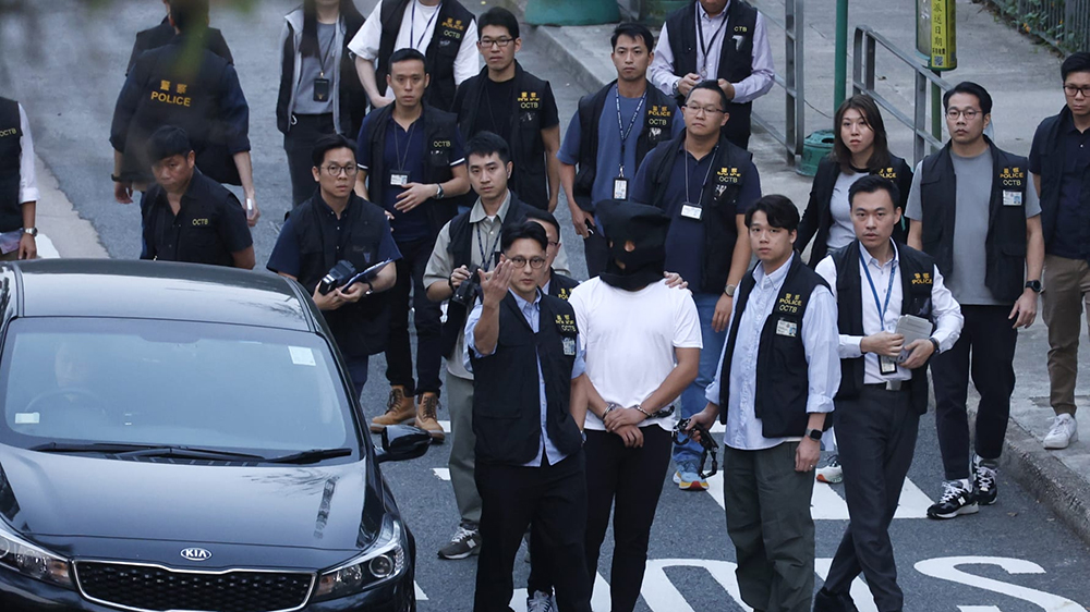 壁屋懲教署職員遇襲案 警押疑犯到現(xiàn)場(chǎng)重組案情