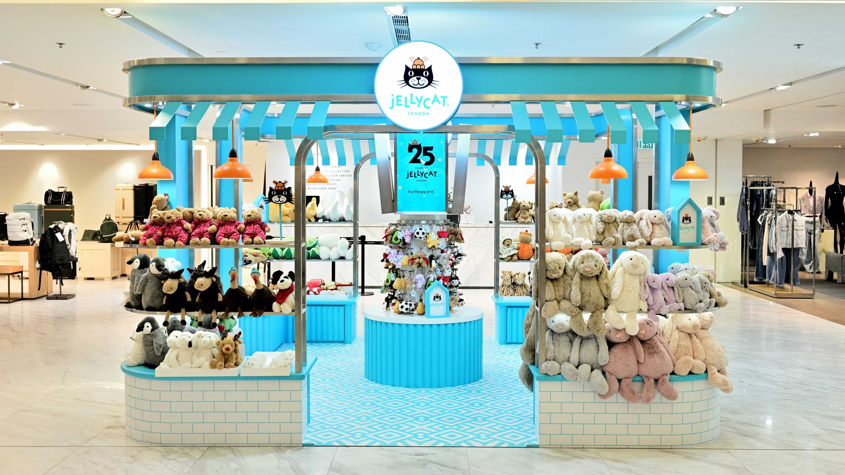 【購物】 網(wǎng)紅童趣玩偶限定店 進駐時代廣場