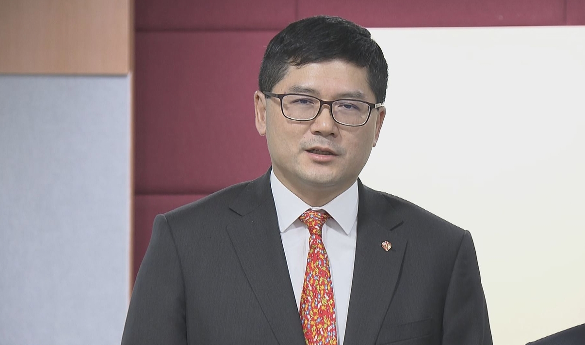 高拔陞：優(yōu)化新藥物審批機(jī)制 料採(cǎi)購(gòu)程序可減半