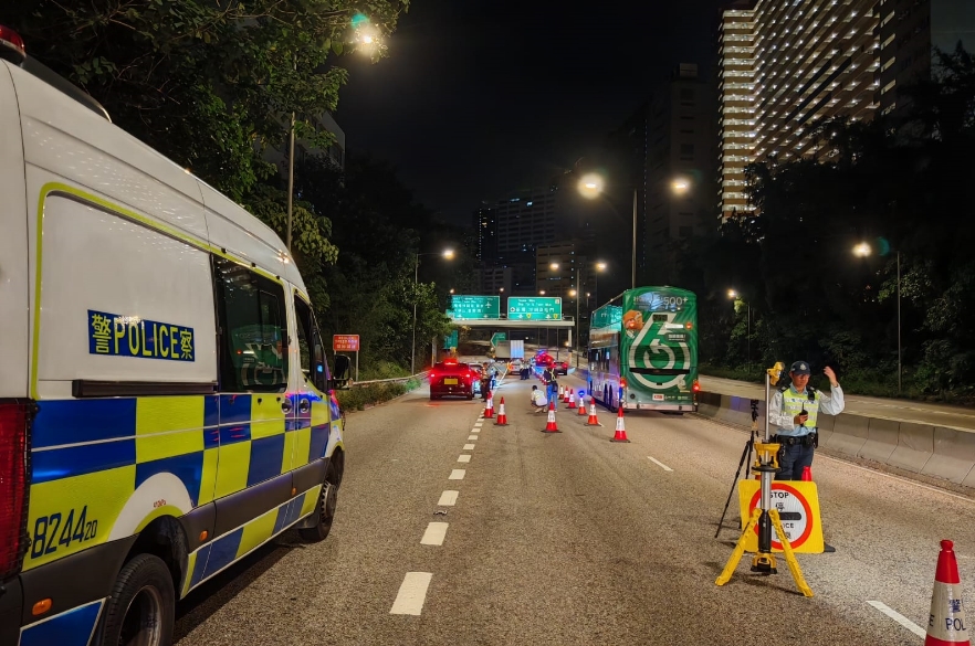 警方新界南打擊交通違例 拘12人扣留37輛車