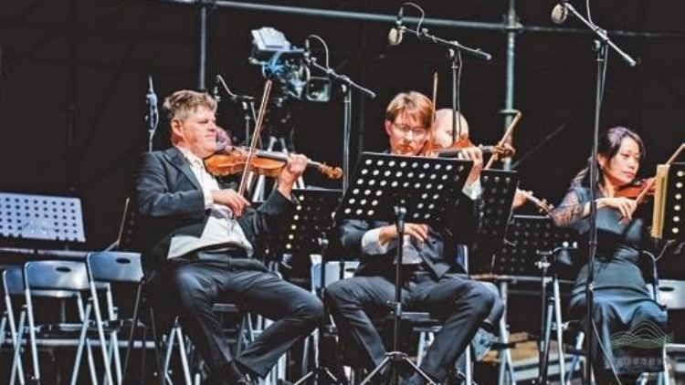 音符流淌 樂聲飛揚(yáng) 70萬人沉浸共享蓮花山草地音樂節(jié)