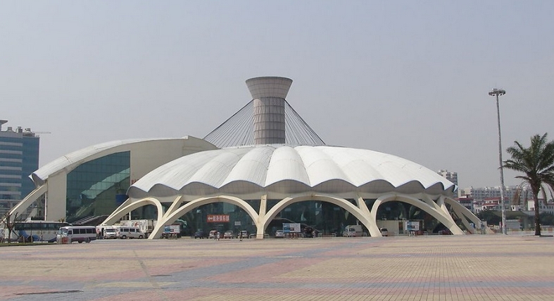 珠海市體育中心：即刻起暫停開放 警方證實發(fā)生小汽車撞人後逃逸事件