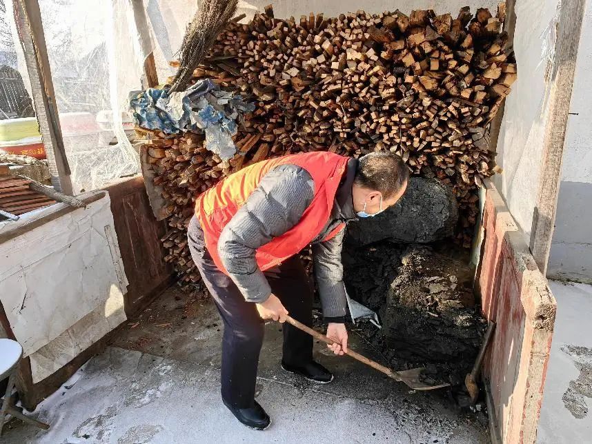 黑龍江塔河縣十八站鄉(xiāng)：發(fā)放「暖心煤」 惠民「有溫度」