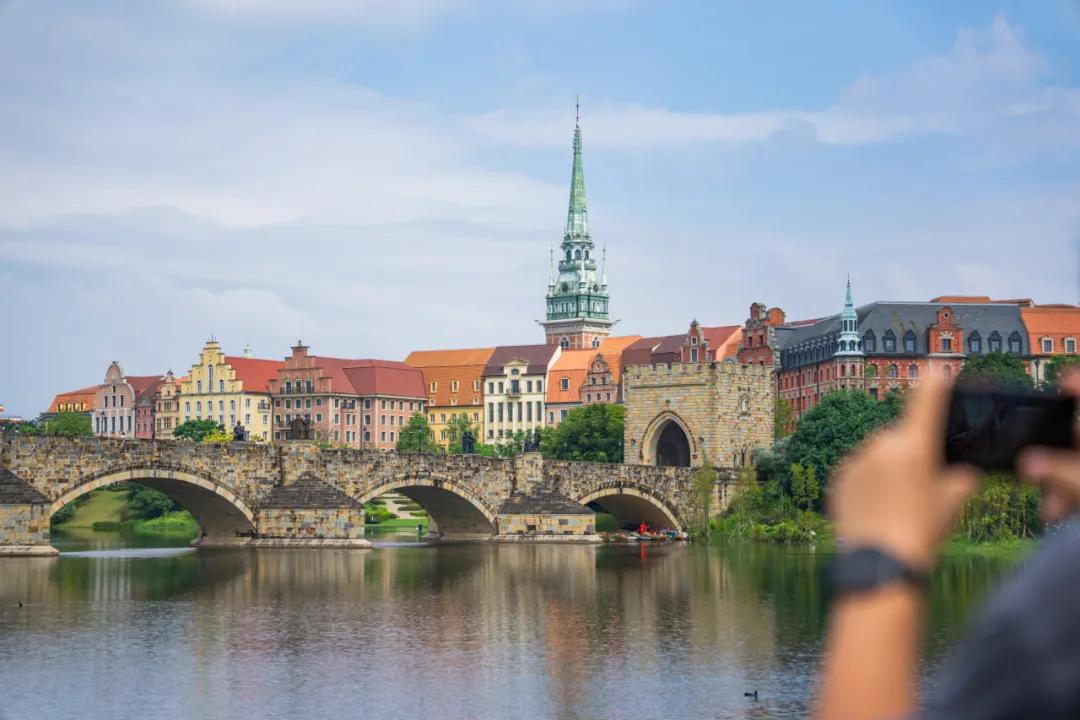 游生態(tài)觀產(chǎn)業(yè)品人文 國際攝影大師「花式」點讚東莞松山湖