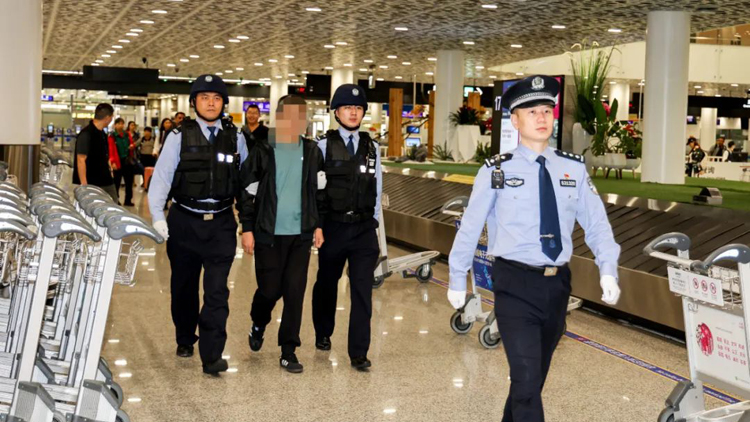 涉案2500萬(wàn)元 為團(tuán)夥頭目！一「紅通」逃犯在深圳海關(guān)落網(wǎng)