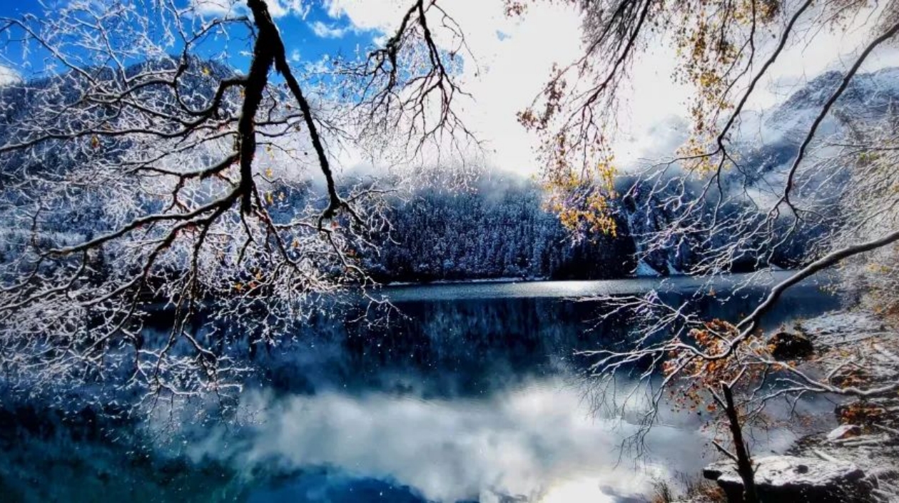 有片丨初雪 銀裝素裹的九寨溝是詩一般的遠(yuǎn)方