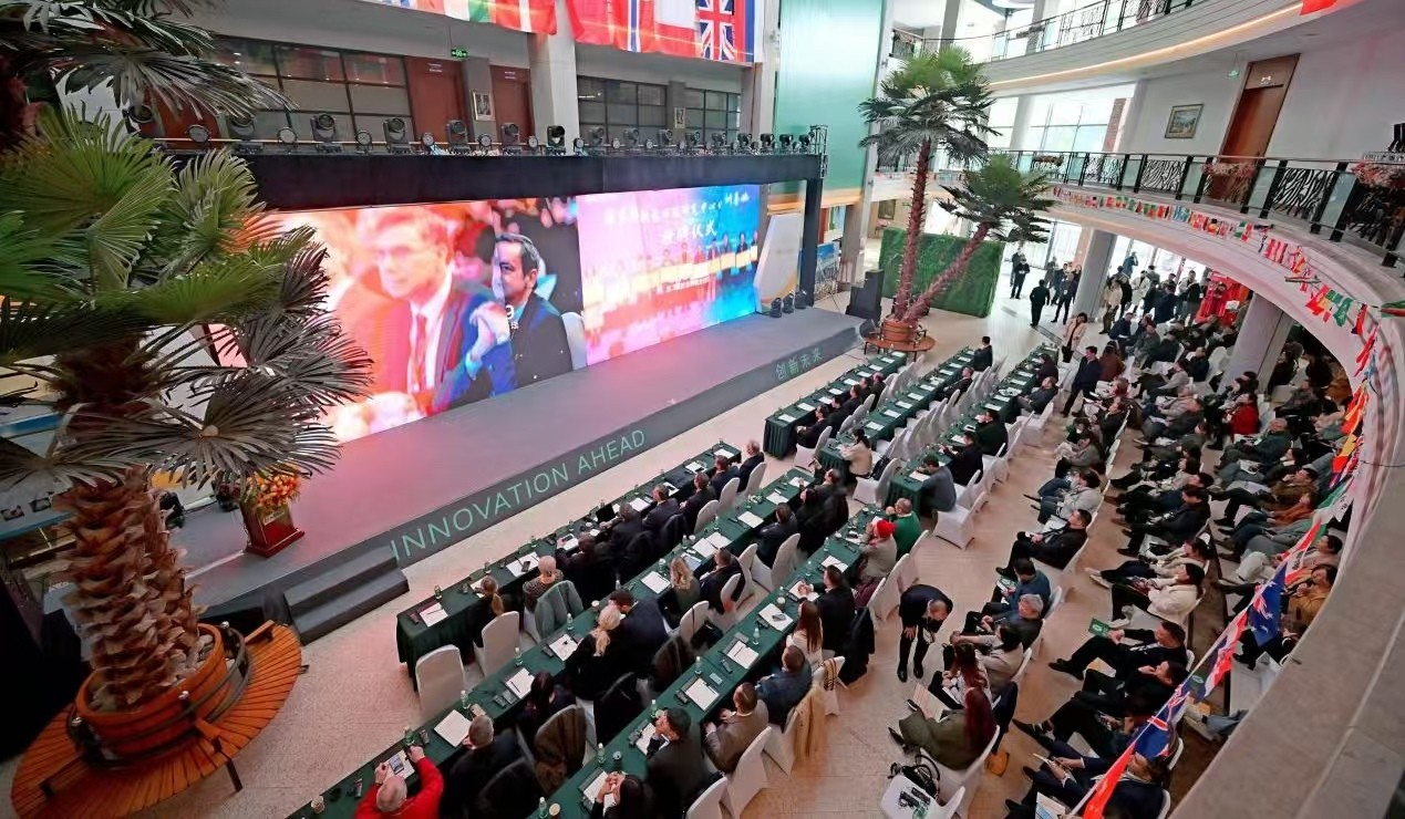 中外消化專家在渝獻(xiàn)策「AI+膠囊內(nèi)鏡」