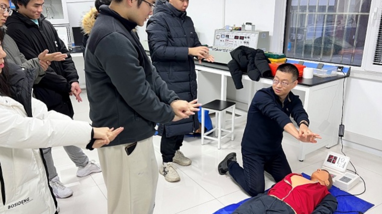 急救技能入社區(qū)  傳播知識顯擔(dān)當(dāng)